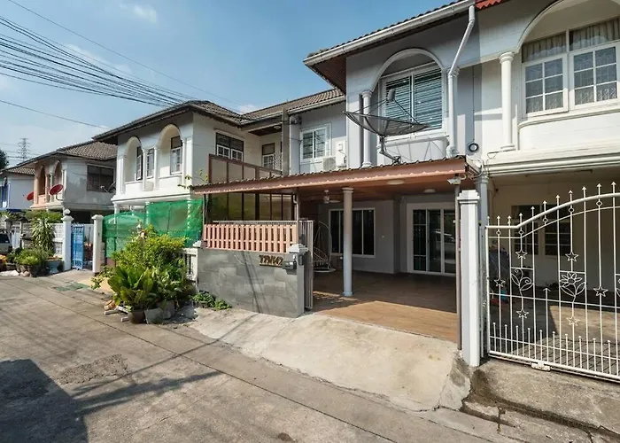 Villa Miq 142 Huai Khwang_new4br/jodd Fair Bangkok